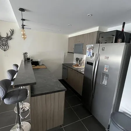 Beautiful Spacious With Mountain View Apartment Annecy