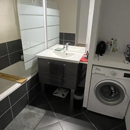 Beautiful Spacious With Mountain View Apartment *