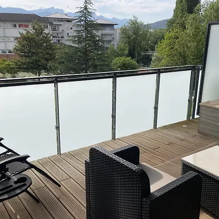 Beautiful Spacious With Mountain View * Annecy