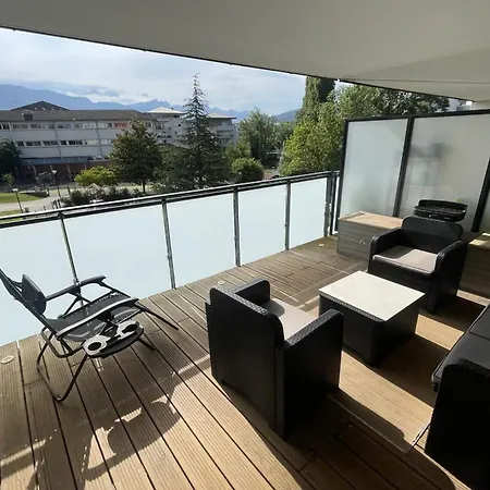 Beautiful Spacious With Mountain View